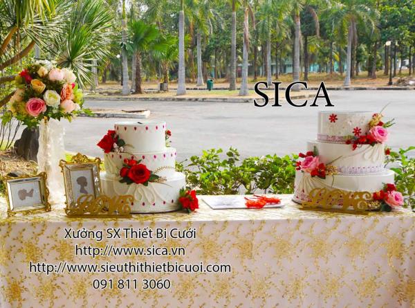 bàn lể tân trong dám cưới