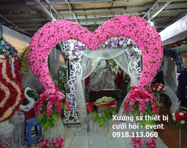Cổng hoa trái tim, hồng VN