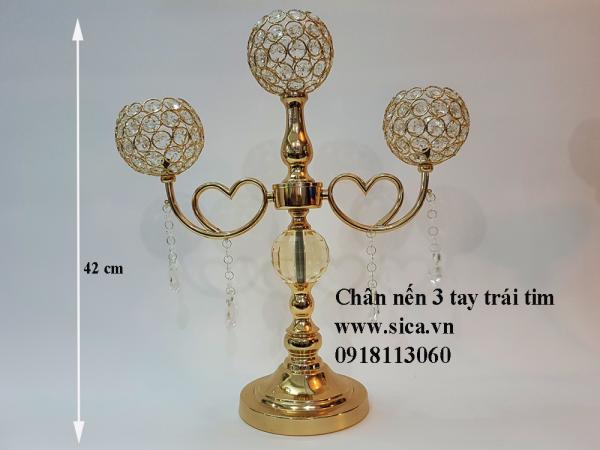Chân nến 3 tay trái tim