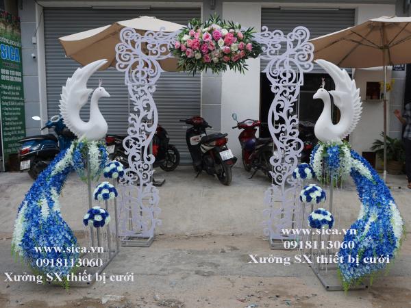 Cổng hoa CNC và chim công