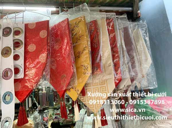 Bán lai trải bàn bàn thờ gia tiên đám cưới