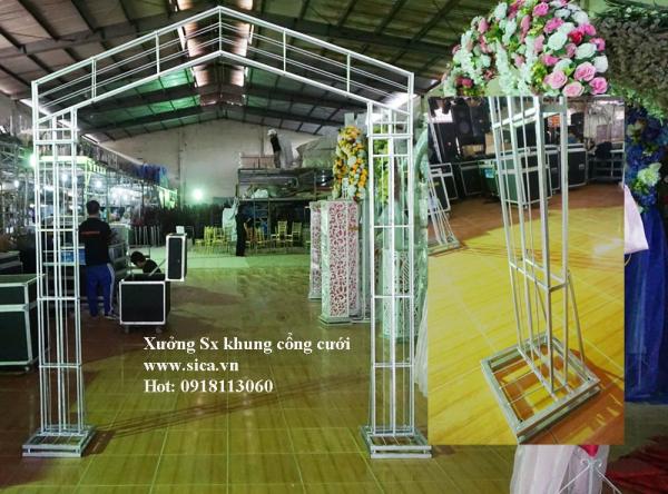 Khung cổng hoa hộp kiểu mái nhà