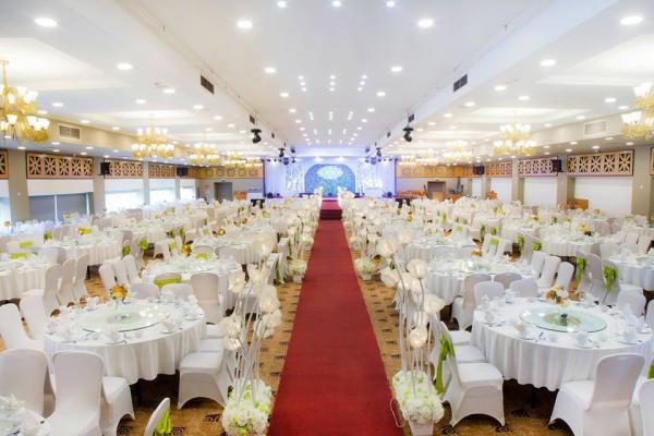 Mua bán trang triết bị trang trí cưới