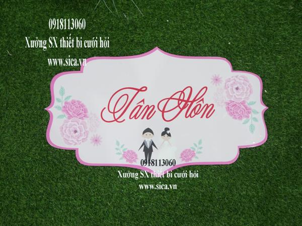Bảng tên thiết kế chữ Tân Hôn treo cổng hoa cứới hoa hồng