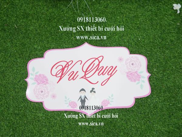 Bảng tên thiết kế chữ Vu Quy treo cổng hoa cứới hoa hồng
