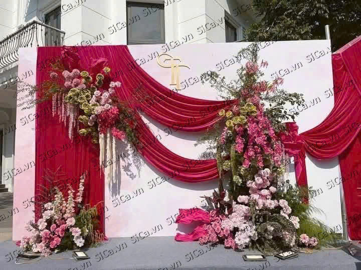 Rèm vải nhung đỏ đô